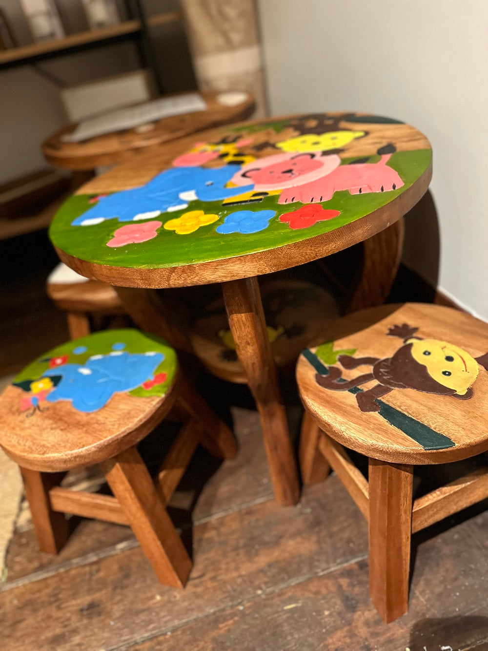 Kids Table and Chairs